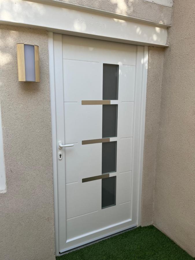 Le Nid Du Cygne Aparthotel Le Blanc Exterior photo